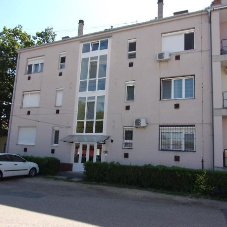 Апартаменты Matilda Apartman Хайдусобосло Экстерьер фото