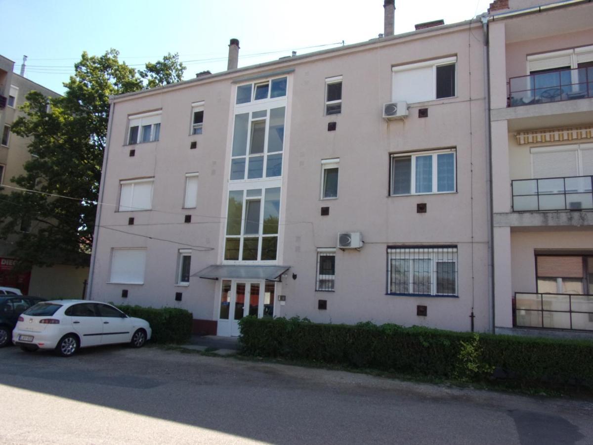 Апартаменты Matilda Apartman Хайдусобосло Экстерьер фото